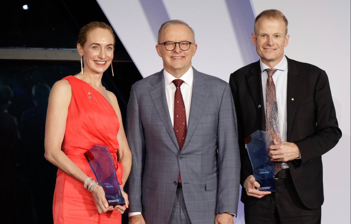 Le Premier Ministre Australien, Anthony Albanese, vient de remettre le titre d'Australiens de l'année à Richard Scolyer et Georgina Long