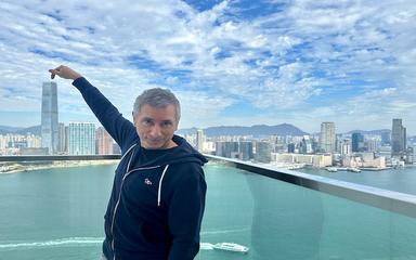 Nicolas Errèra à Hong Kong : « Je raconte des histoires en musique »