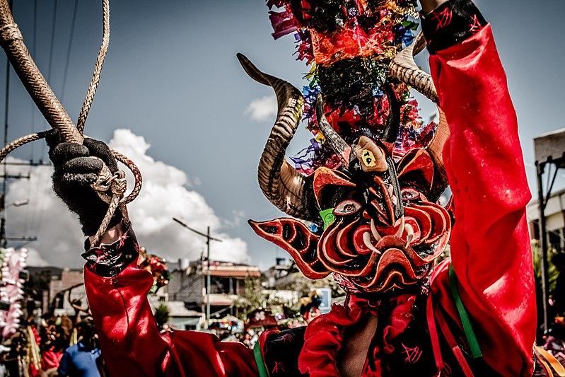Fête du Nouvel An En Équateur : la Diablada de Píllaro