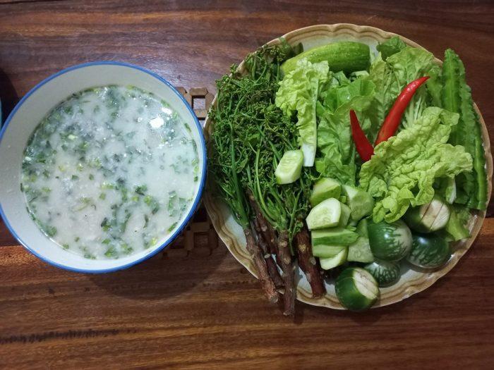 Anluk divers et sauce trempette au poisson émietté (Photographie : Pascal Médeville)