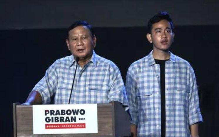 Prabowo Subianto, qui revendique la victoire de la Présidentielle et Gibran Rakabuming Raka, le 14 février 2024 ©AFP - Yasuyoshi CHIBA / AFP