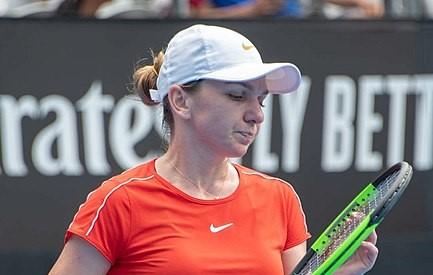 433px-Sydney_International_Tennis_WTA_(33040181638)_(cropped)_0