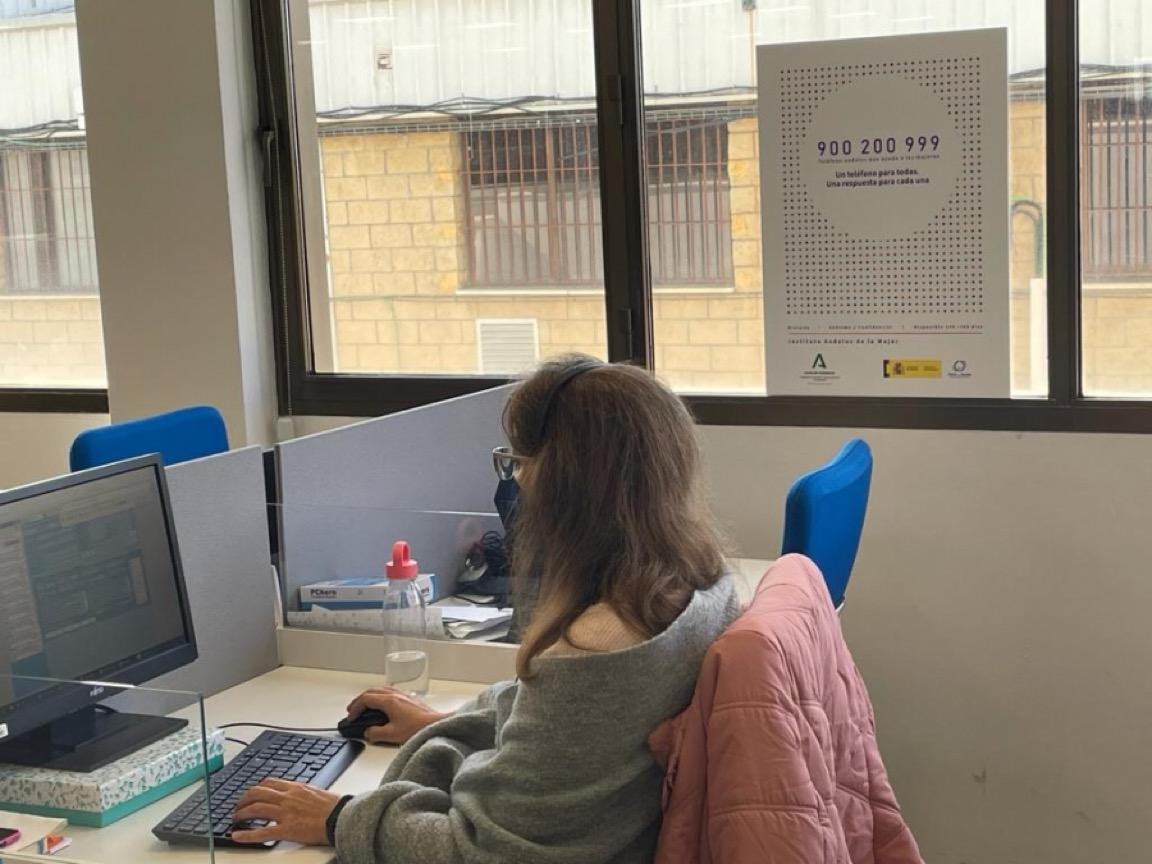 Aide contre la violence faite aux femmes 900 200 999