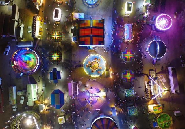 Fête foraine vue du haut