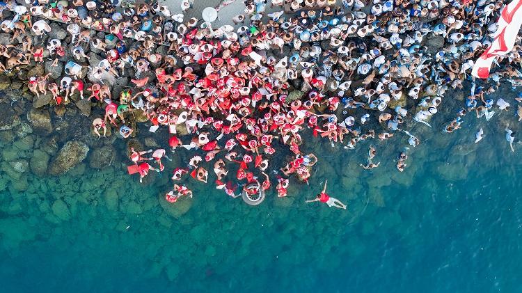 Jacopo-di-cera-2022-palio-marinaro-stampa-fine-art-su-carta-baritata-montata-su-dibond-sotto-plexiglass-145x84cm-ed-6-courtesy-nineteensixtyeight