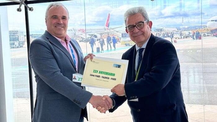 Alberto Martinez chef d'escale AF à VLC et Ramon Diago responsable cabinet direction aéroport VLC