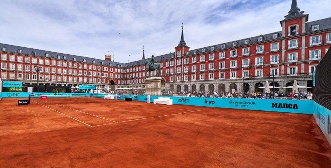 pista_de_tenis_en_la_plaza_mayor_0