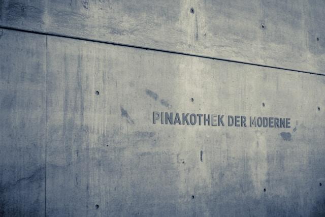Devant de la Pinakothek der Moderne