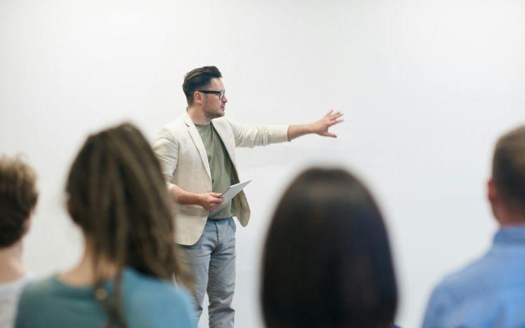 Cours d'anglais gratuits