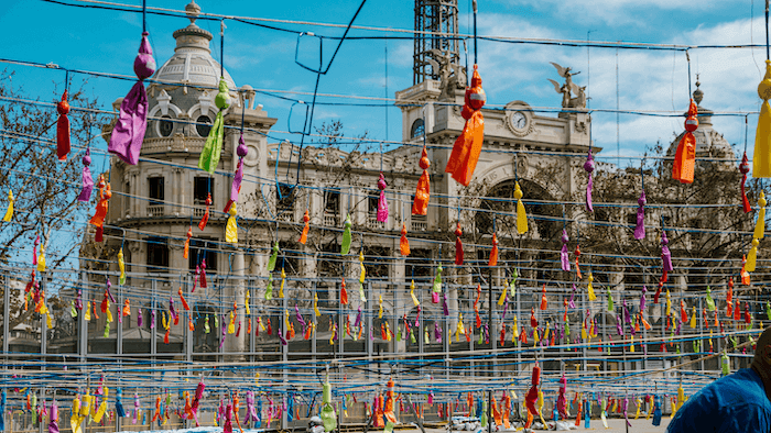 Mascletà du Corpus sur la place de l'hotel de ville de valencia