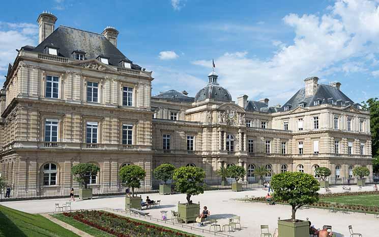 Palais_du_Luxembourg,_Paris_(38453204755)_(cropped)