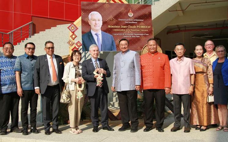 Signature-MoU-Terre-Isan-France-Soie-Khon-Kaen