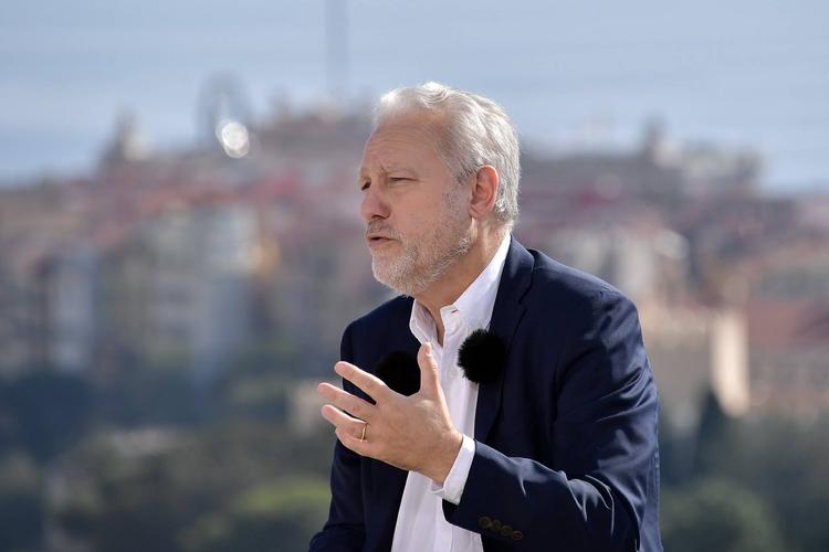 Yves Bigot TV5 monde