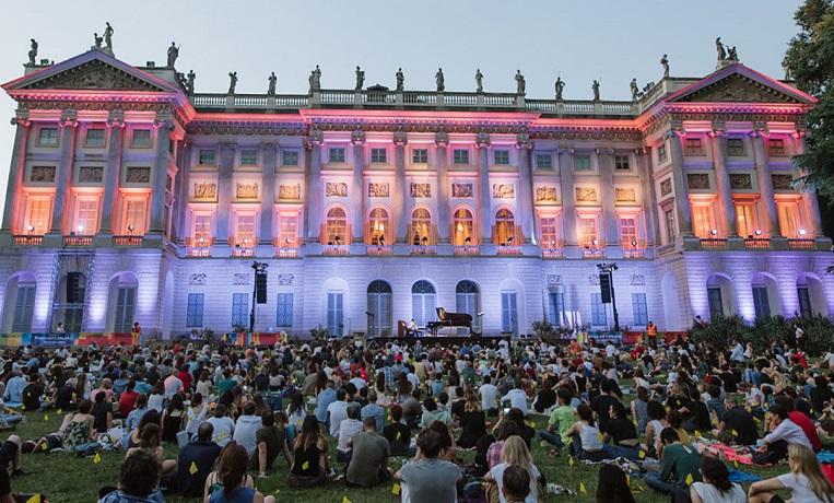 concert piano dans jardin de villa reale