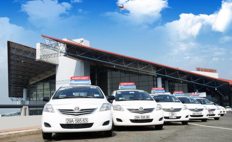 Des touristes français se plaignent de l'escroquerie d'un chauffeur de taxi à Hanoi