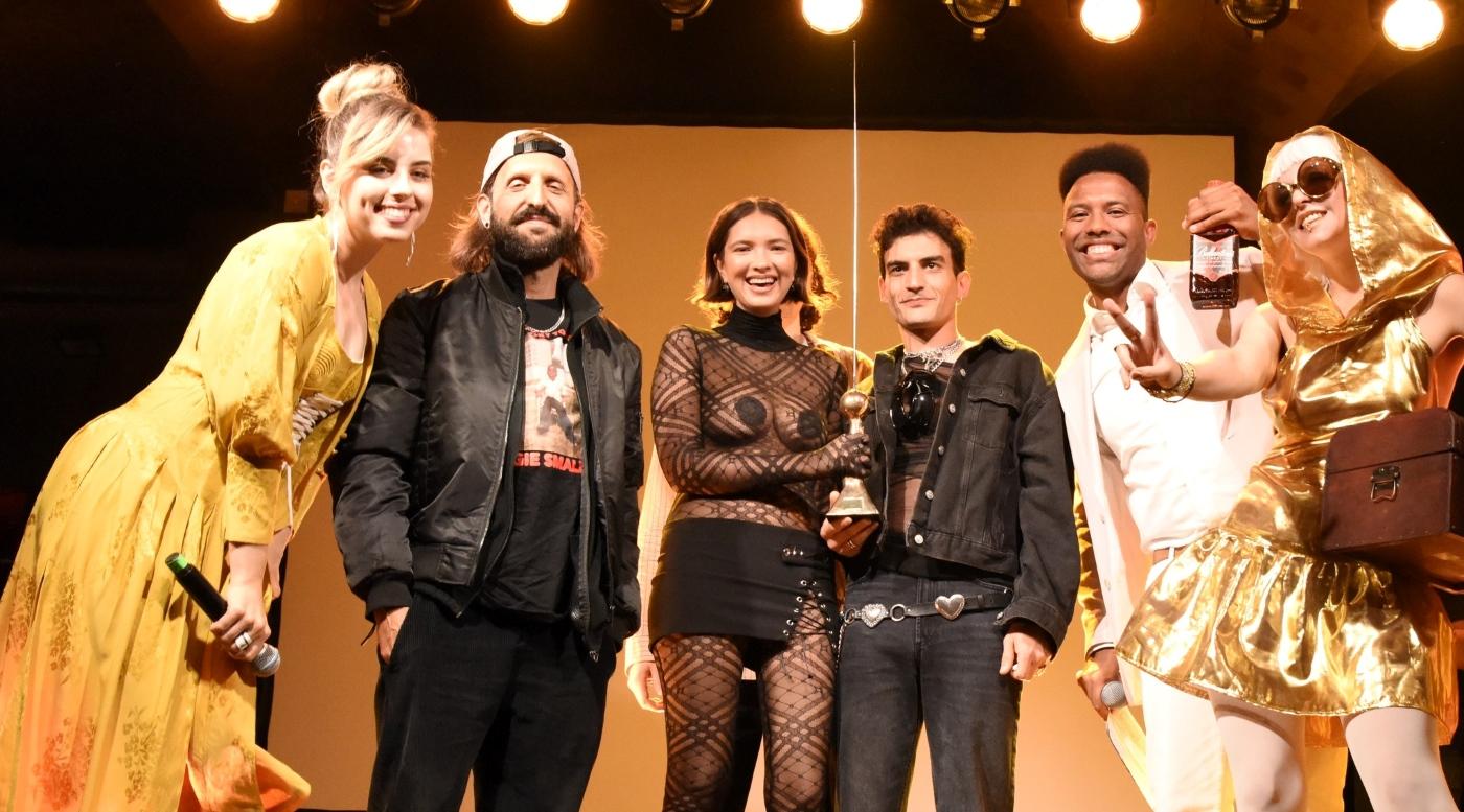 photo des gagnants sur la scène