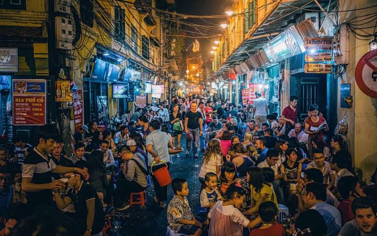 Vie nocturne à Hanoï: rencontres et ambiance électrique dans la capitale vietnamienne