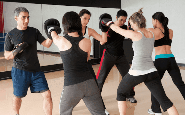 Apprendre la boxe et le fit-boxing _ trucs et astuces pour débuter ce sport