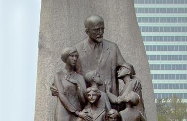 Janusz Korczak monument Warsaw
