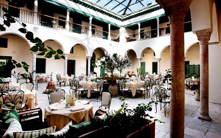 restaurant fondouk el attarine tunis medina