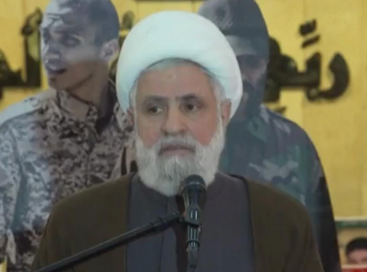 Naïm Qassem pendant un discours