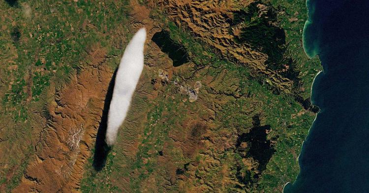 Le Taieri Pet un nuage en Nouvelle Zélande