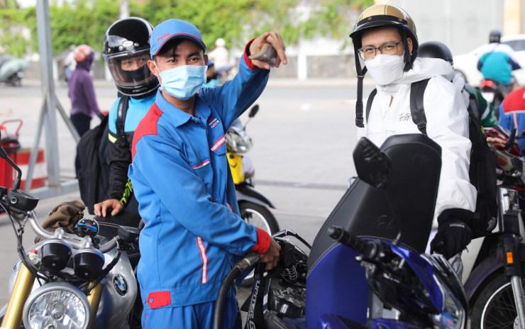 Essence "Acheter maintenant, payer plus tard"