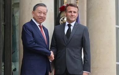 La France et le Vietnam élèvent leur relation au niveau de partenariat stratégique global