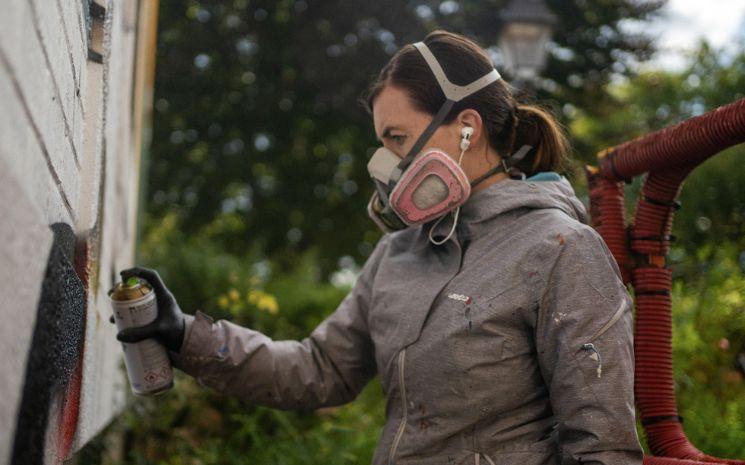 1. Zabou en pleine création (Crédit Youssef Aouameur)