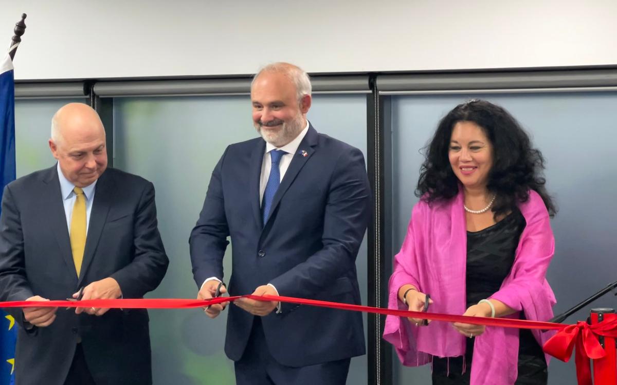Tim Pallas MP, représentant de l'Etat du Victoria, Pierre-André Imbert, ambassadeur de France, Paule Ignatio, consule générale à Melbourne ont inauguré le nouveau consulat général le 22 Octobre 2024