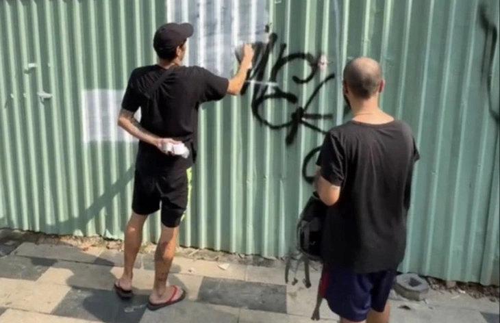 Deux Français tagueurs au Vietnam