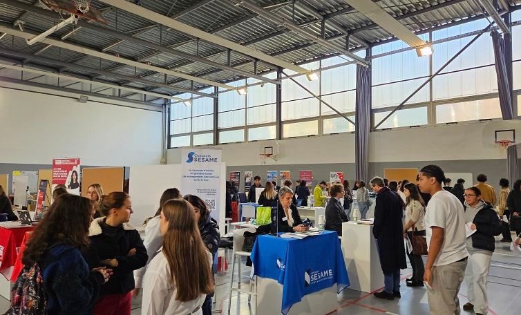 exposants lors d'un forum