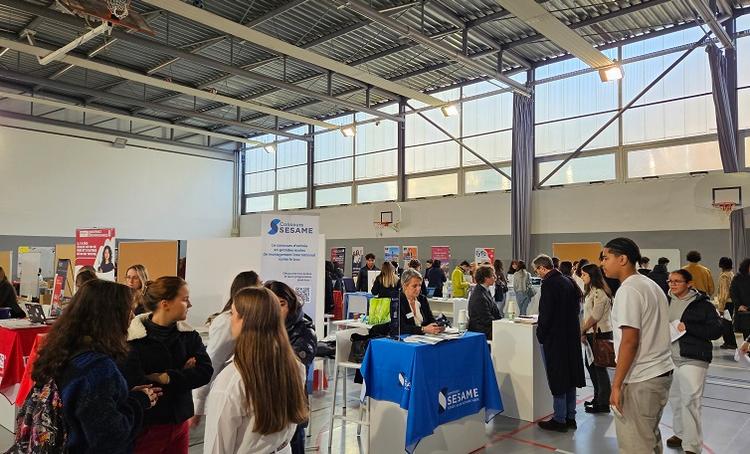 exposants lors d'un forum