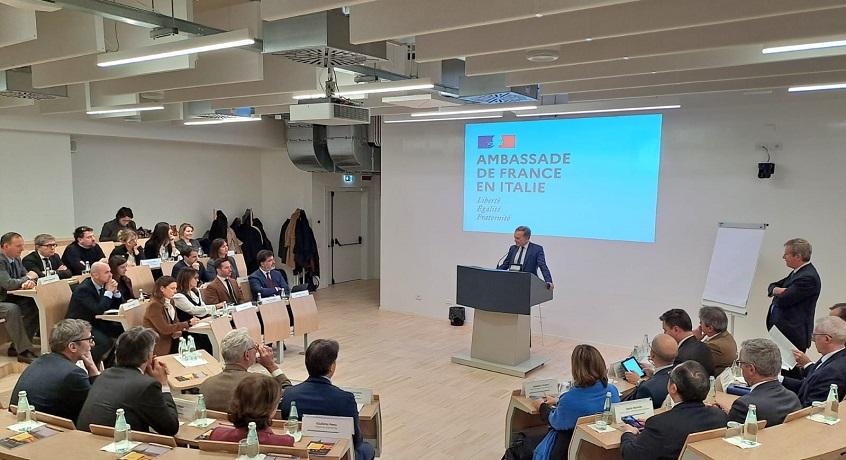 martin briens en réunion avec des entreprises françaises à turin