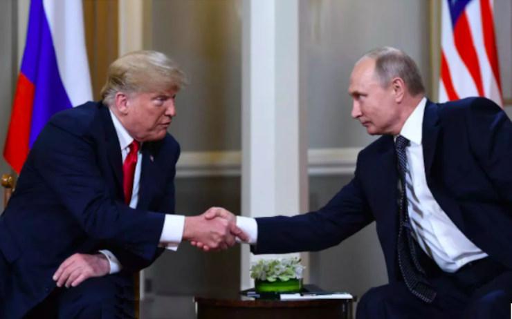 Une photo de Trump et Poutine