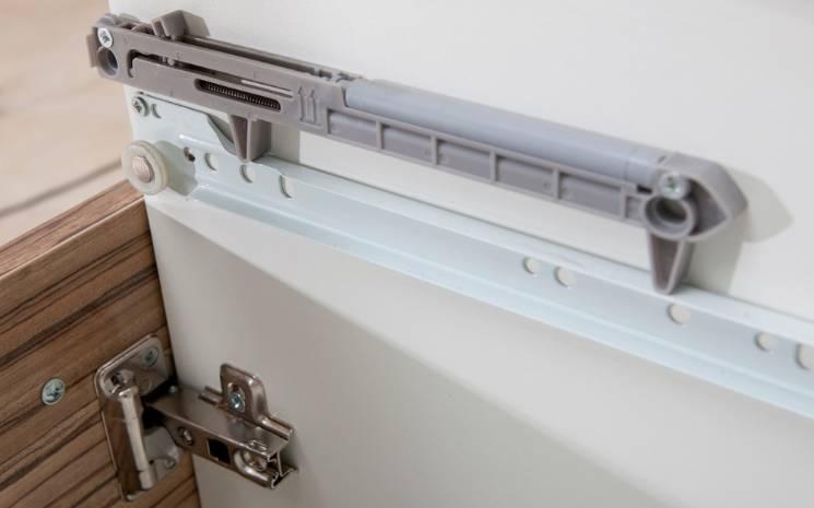 Glissières télescopiques ou rails de guidage linéaire