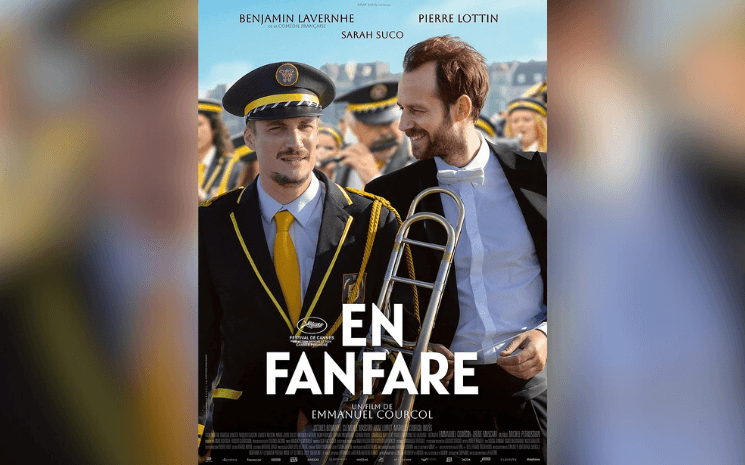 affiche du film en fanfare avec deux hommes qui rigolent