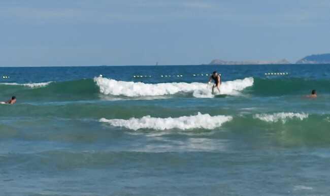 Surfeur à Big Wave Bay (1)