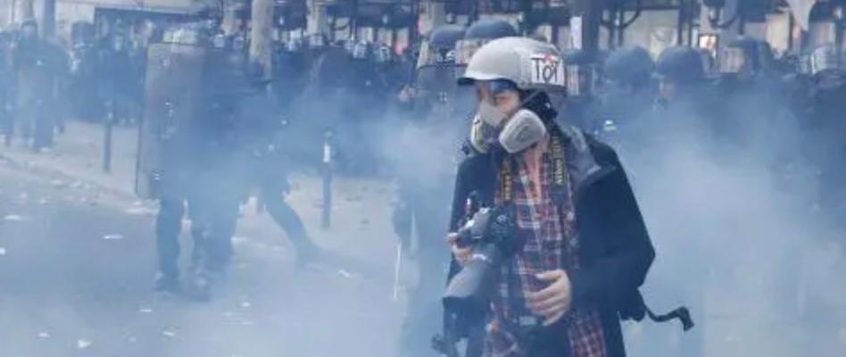 journaliste en manifestation