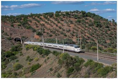 un train renfe entre la france et l'espagne