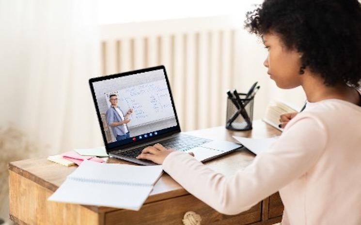 Cours par correspondance au lycée - comment ça fonctionne ?