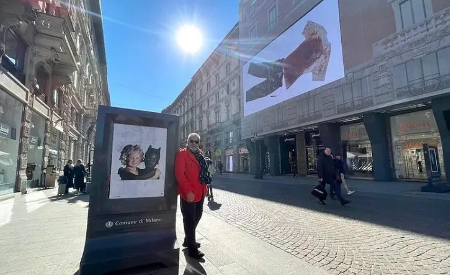 Oliviero Toscani dans la rue à Milan