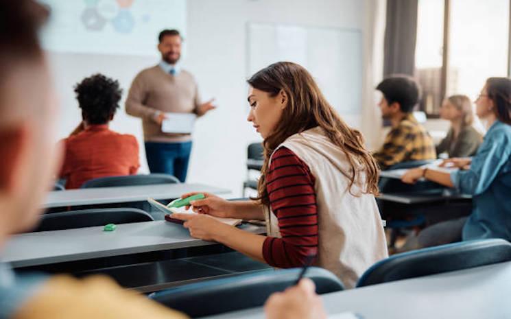 WEBINAR- Pourquoi étudier les relations internationales en tant que jeune expat ?