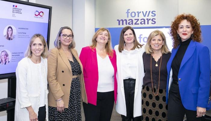 intervenantes de mujeres avenir sur leadership féminin dans les stem