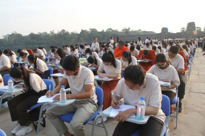 Participants à la dictée d'angkor