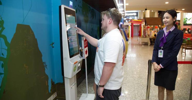 touriste à AnkorMinistry of Information : Facebook