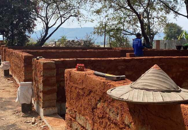 Chantier d'extension d'une école près de Mae Sot