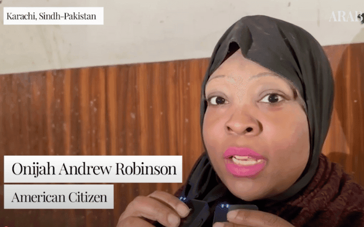 Onijah Andrew Robinson une Américaine en interview pour un média du Pakistan