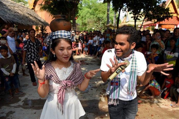 une femme cambodgienne durant le nouvel an Khmer