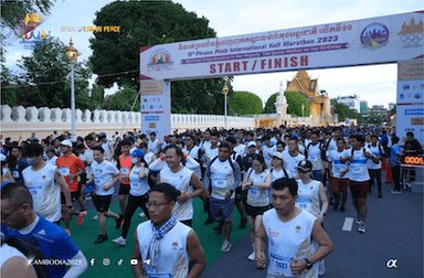 personnes courant au semi marathon de phnom pehn